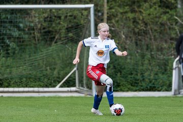 Bild 49 - wBJ Hamburger SV - Holstein Kiel : Ergebnis: 2:0